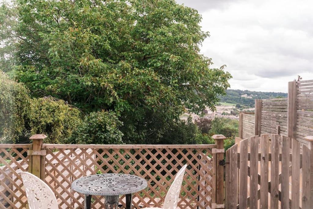 Garden Flat With Bath Skyline Views & Private Patio Apartment Exterior foto